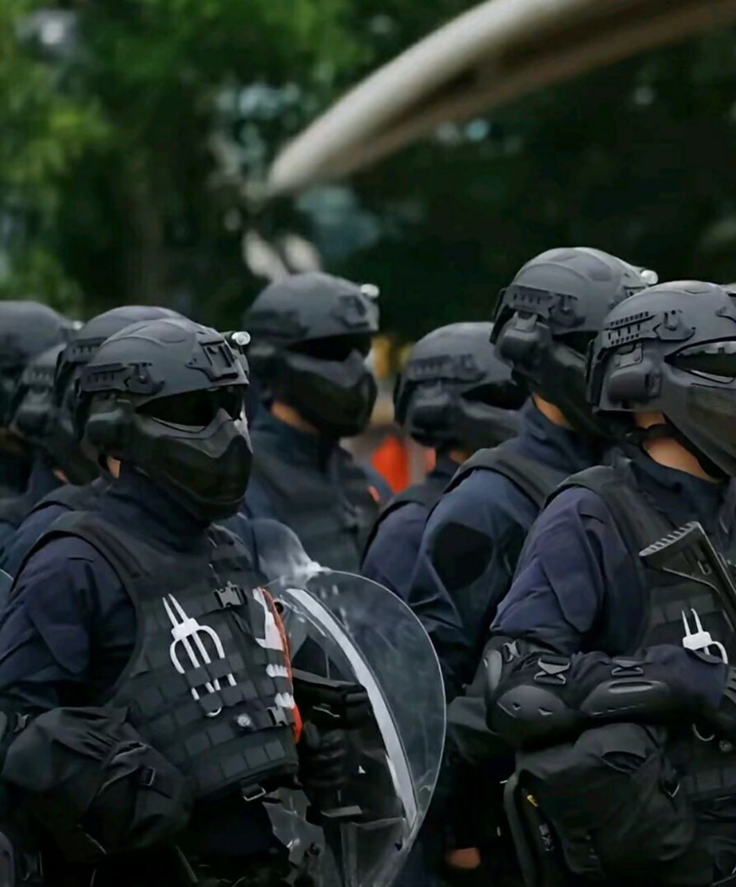 我们的特警也已经装备了