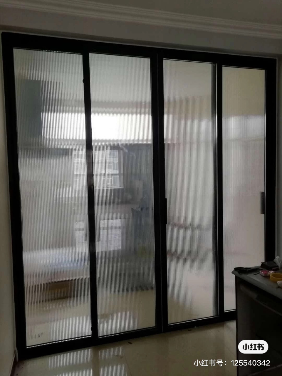 还是长虹玻璃 装修真是太难了,纠结完这个纠结那个,厨房不知道用白玻