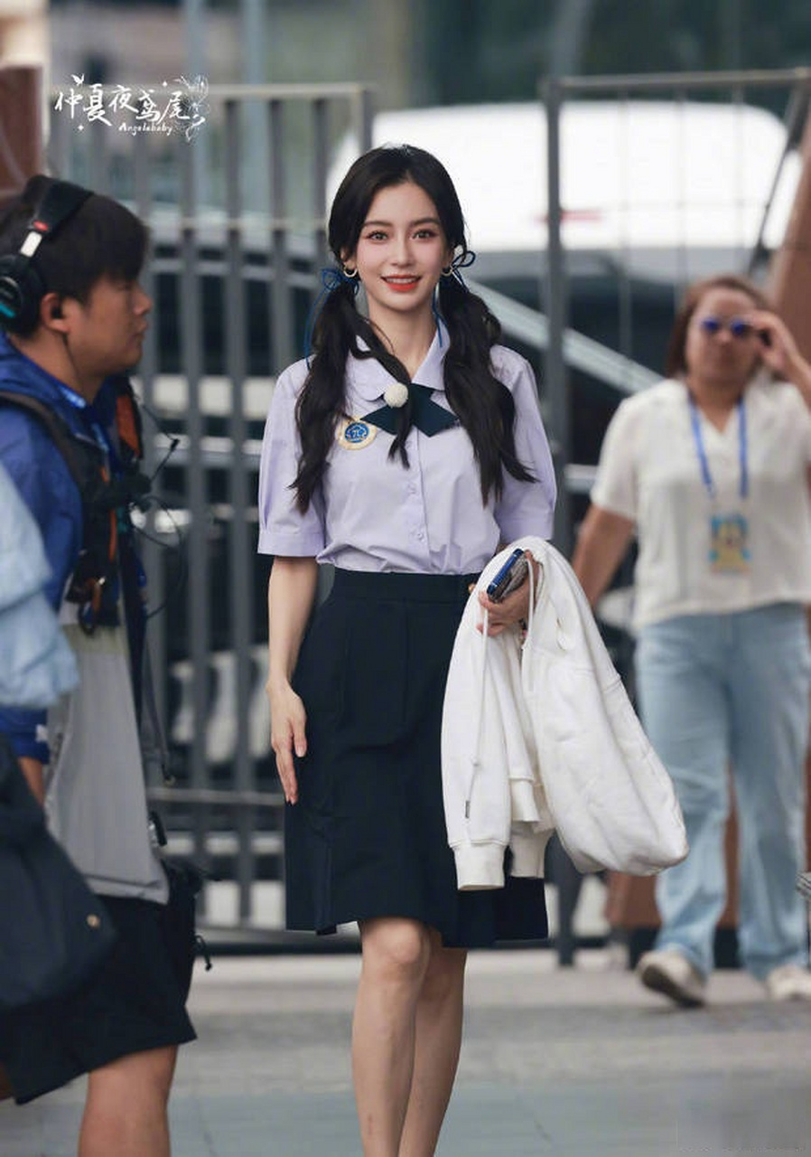 6月12日,《奔跑吧》泰国录制路透释出,杨颖,白鹿,王鹤棣,蔡徐坤,周深