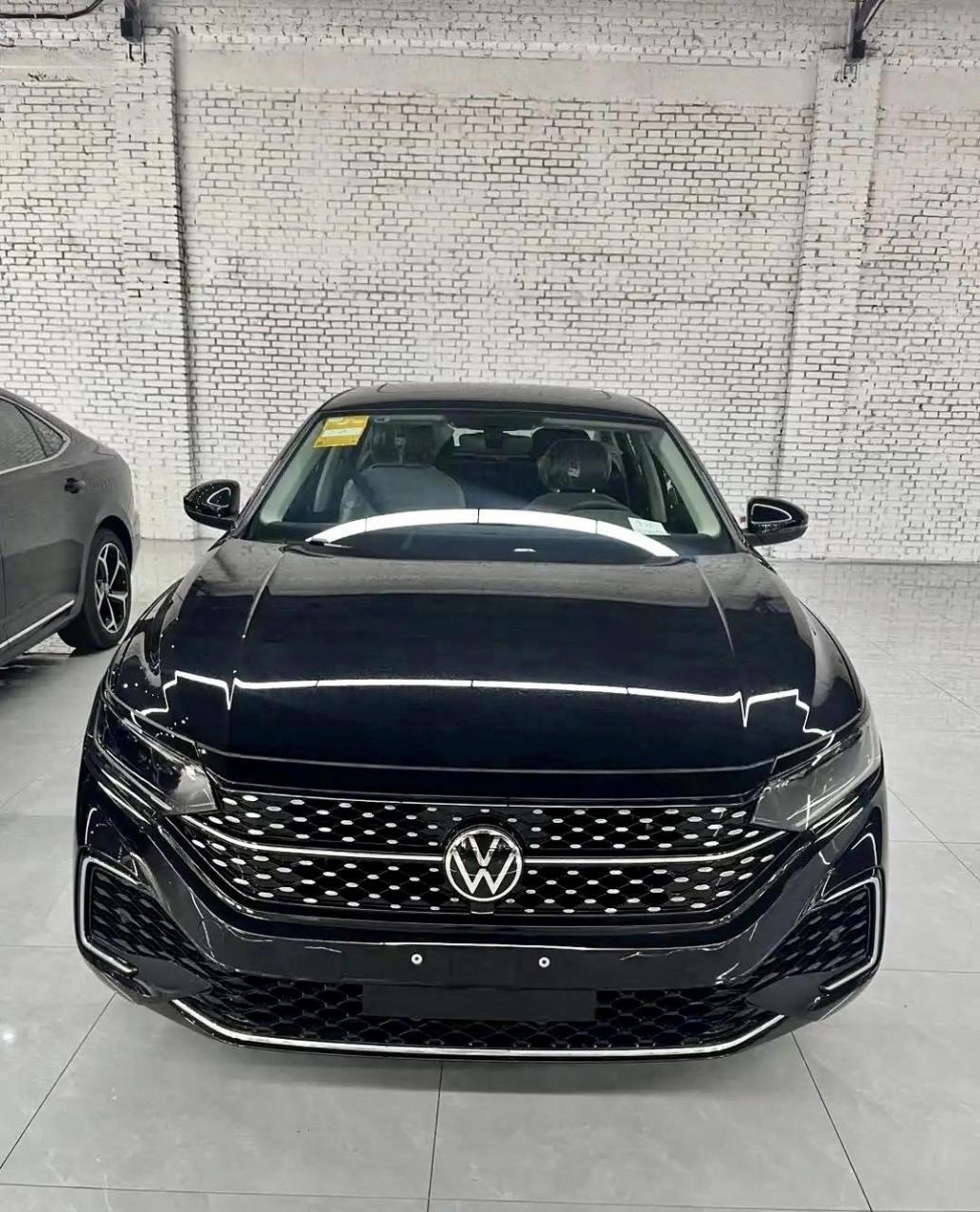 2024款 帕萨特330tsi星空精英版 满配 指导价205900 售价16.xx万