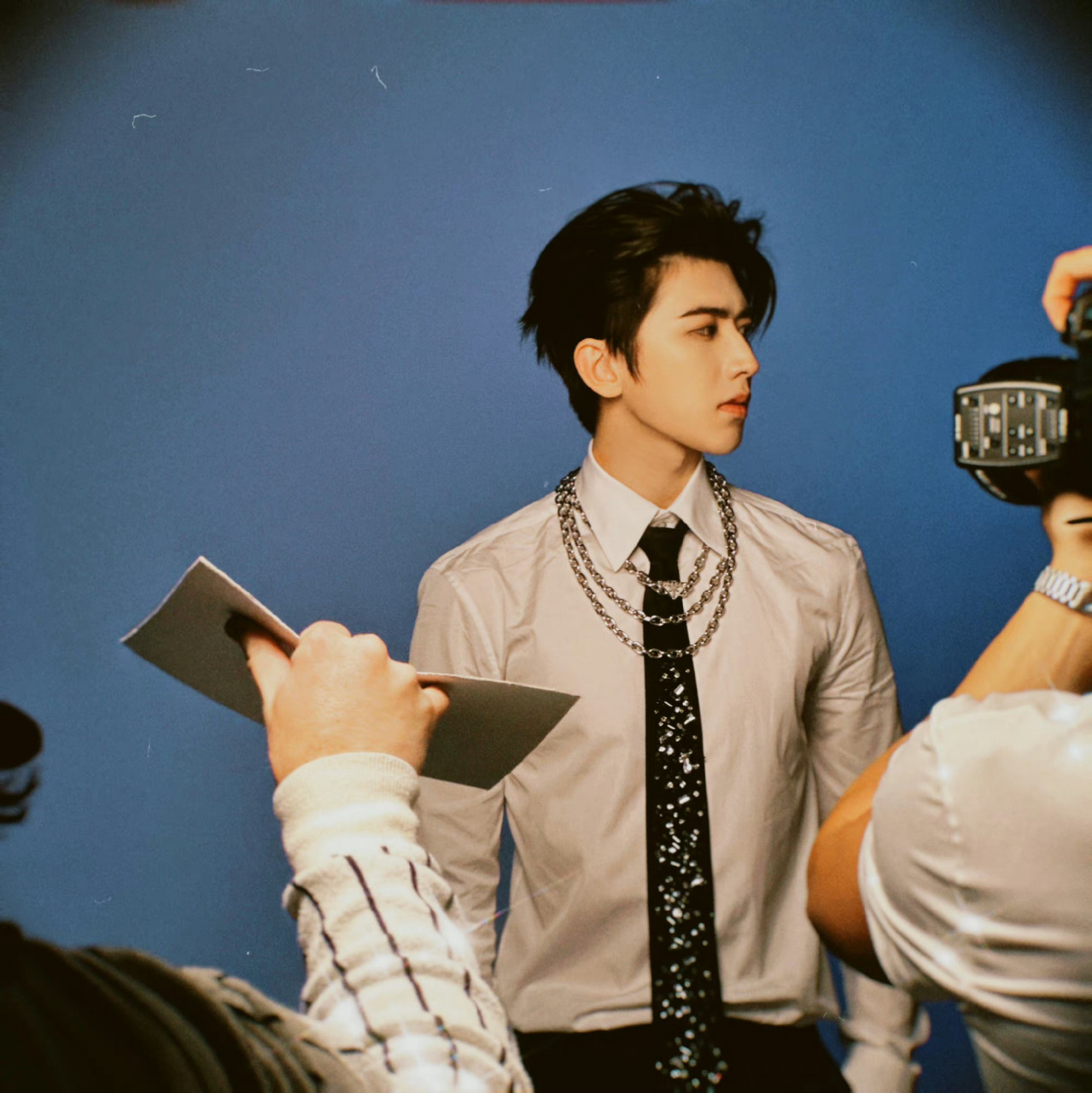 蔡徐坤胶片感活动红毯随拍#   是没见过的新图!