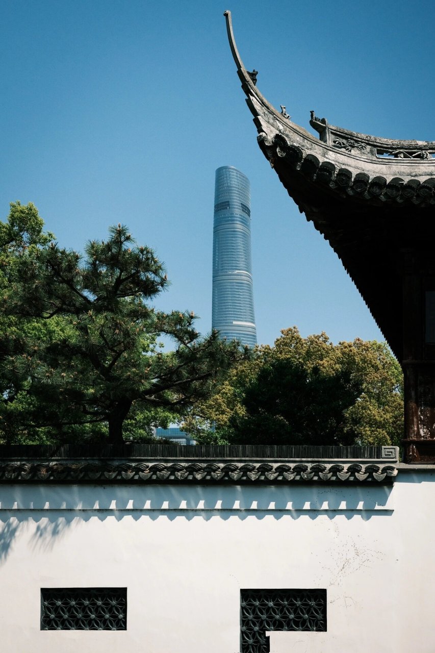 游走在上海的几个古今同框机位 91 99p1/p5/p6: 梅园公园入口处