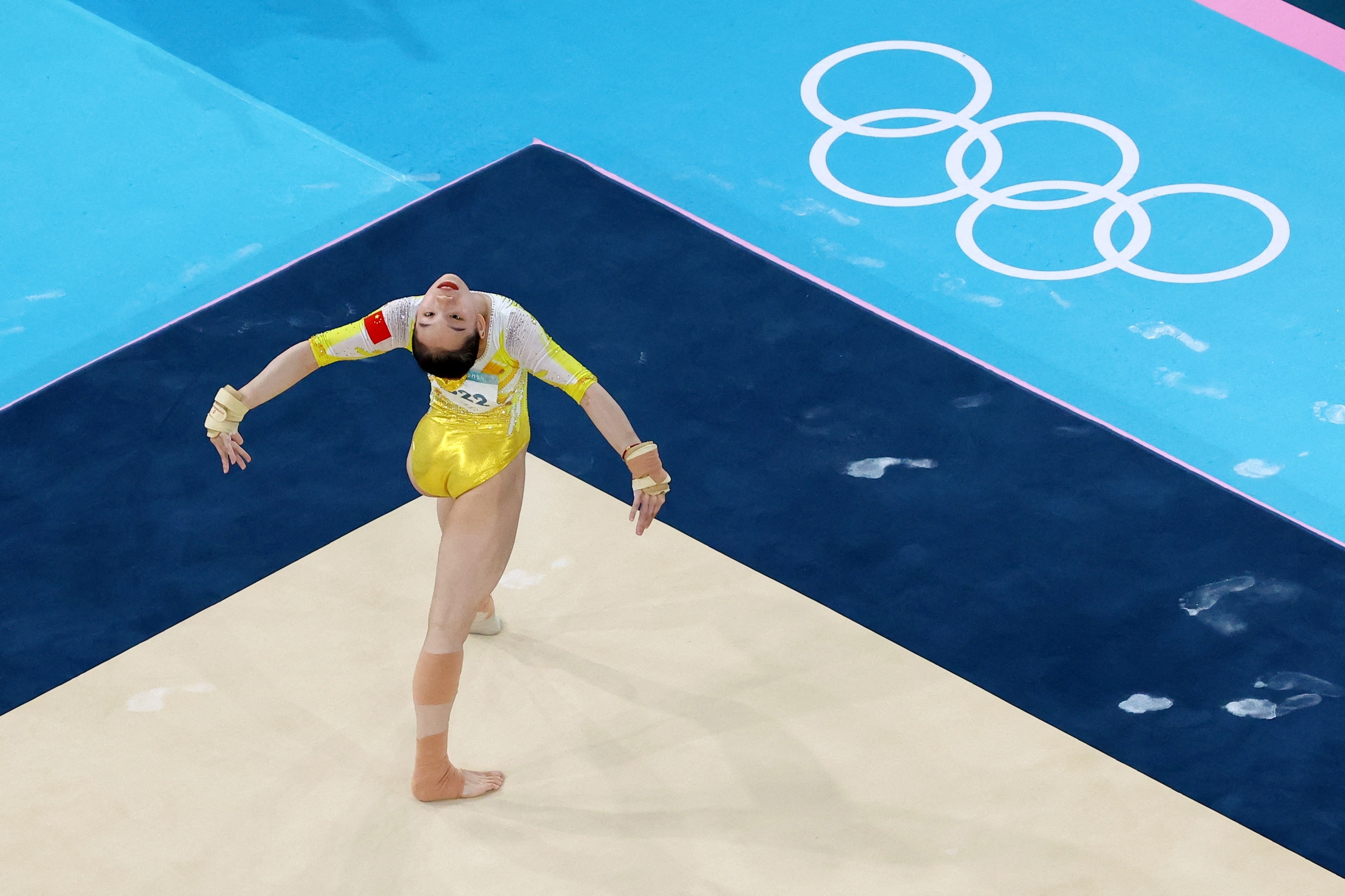 奥运会女子自由体操决赛,中国选手欧钰珊第三个出场,最终得分13