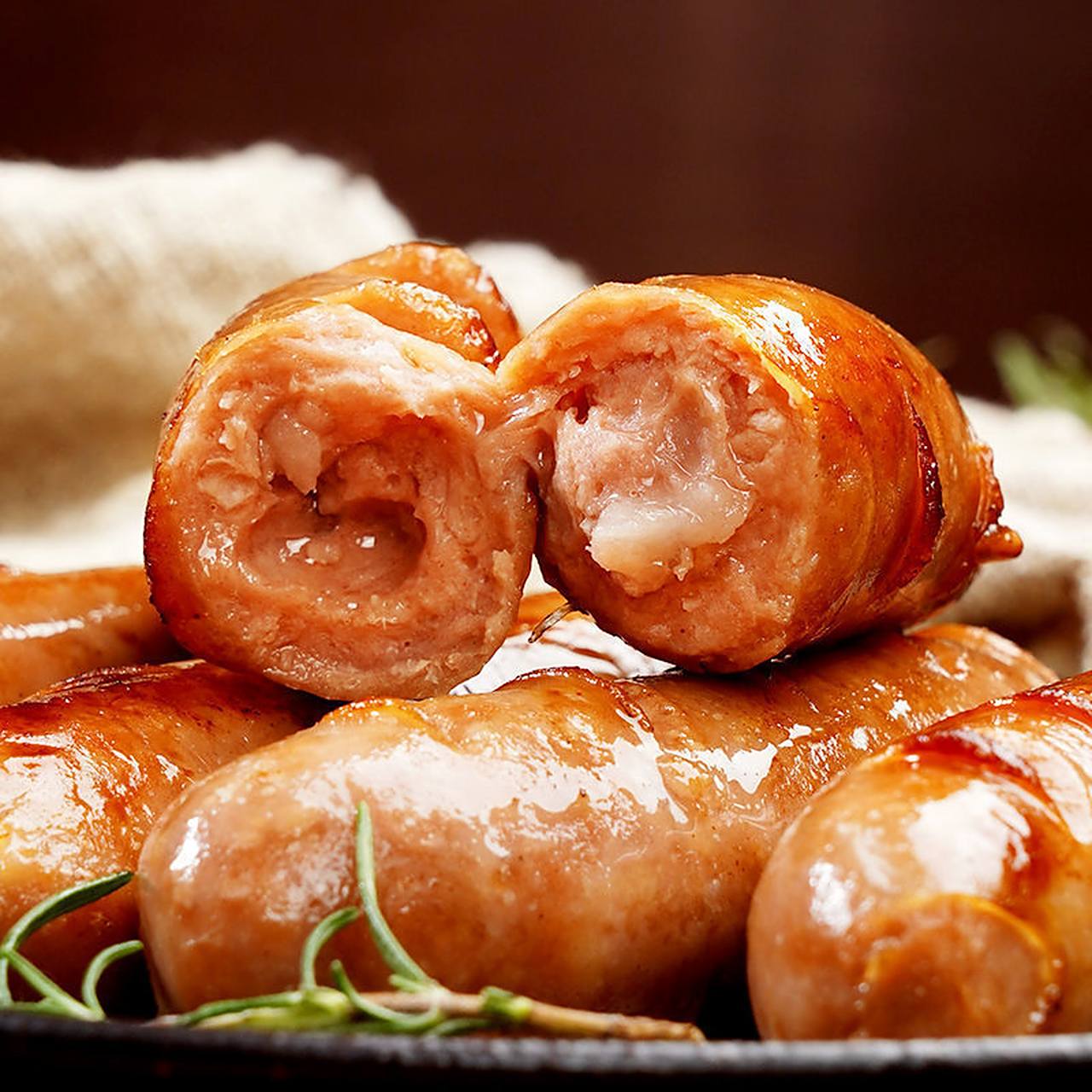 台湾纯地道热狗火山炙肉肠黑椒家用香肠!