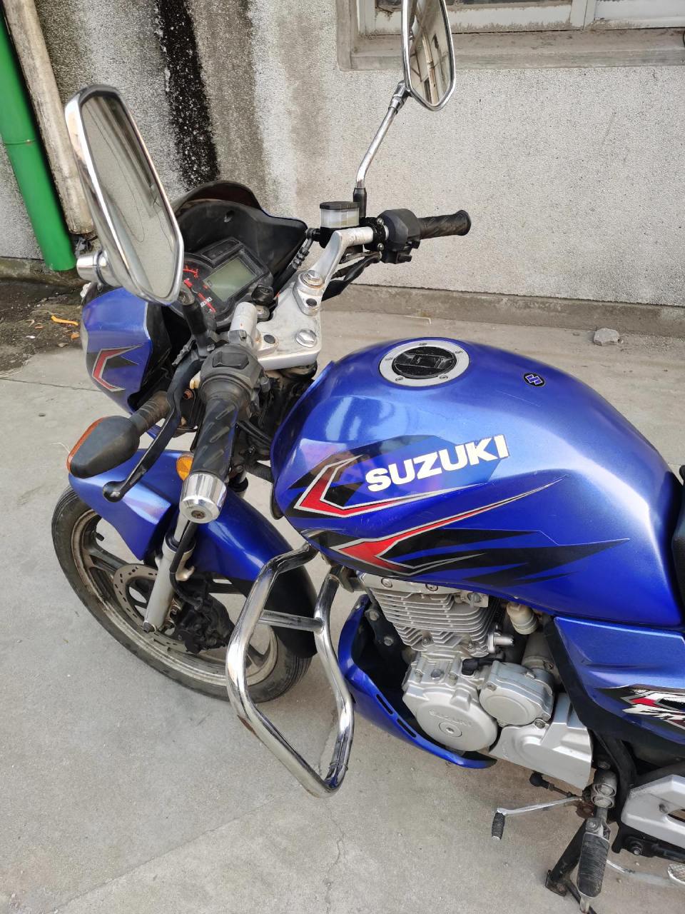 铃木锐爽125-3e.2000元,原装发动机没动过,动力强劲,不烧机油