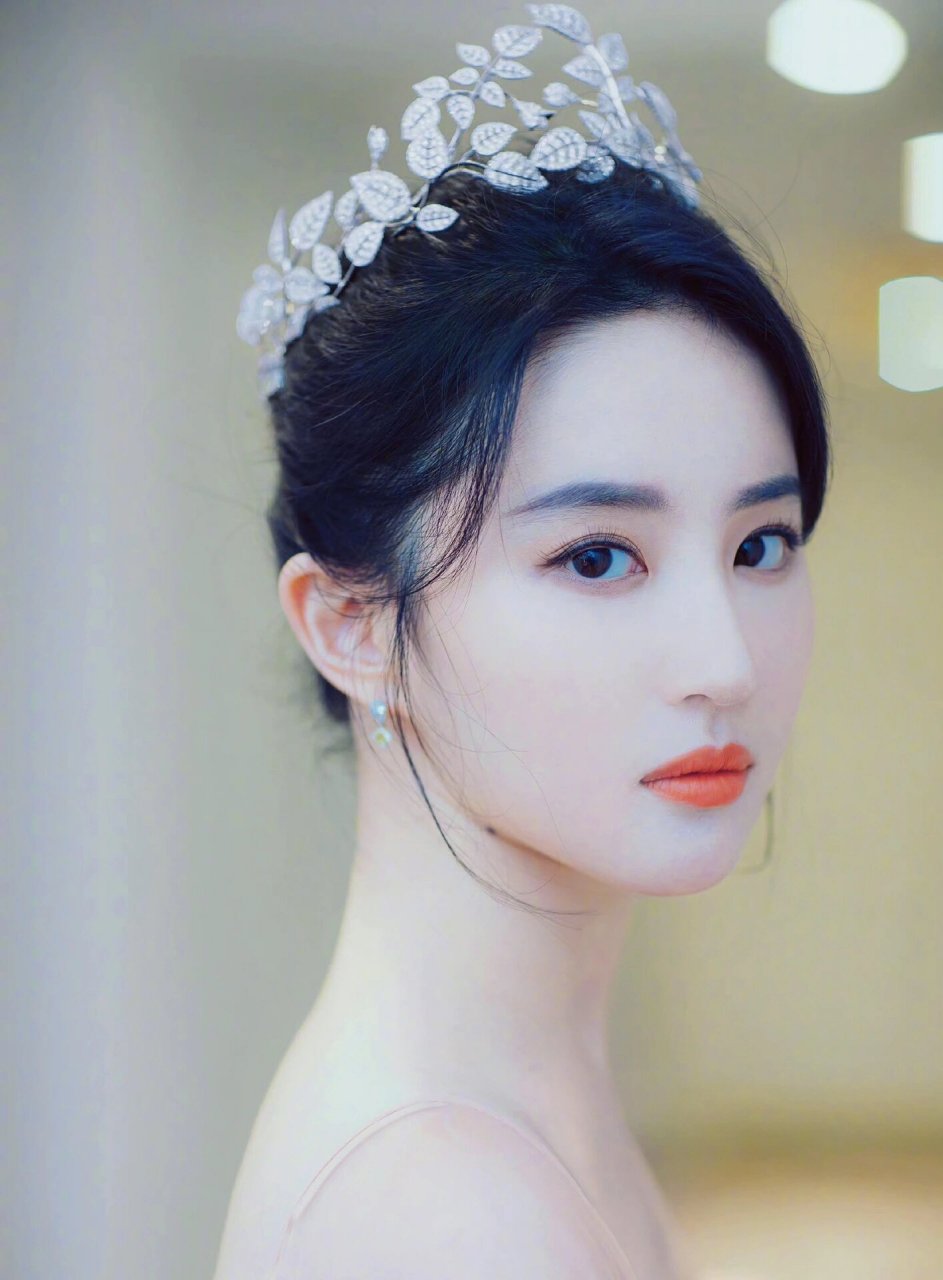 秒赞收藏新手机高清锁屏壁纸 | 刘亦菲女神 05620505/69