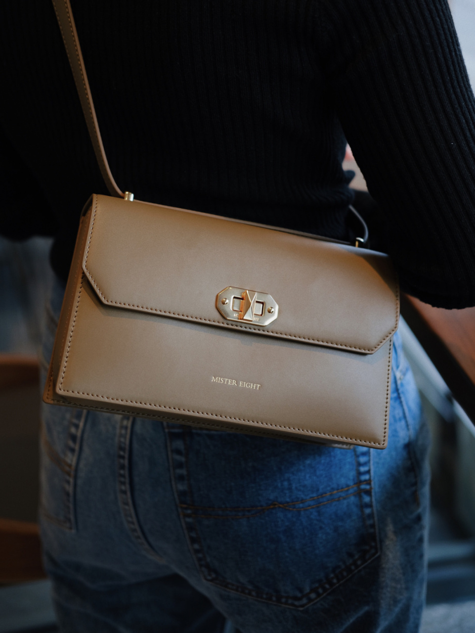 mister eight牛皮包包 是搭配牛仔,针织,风衣全能选手 #晒新包包