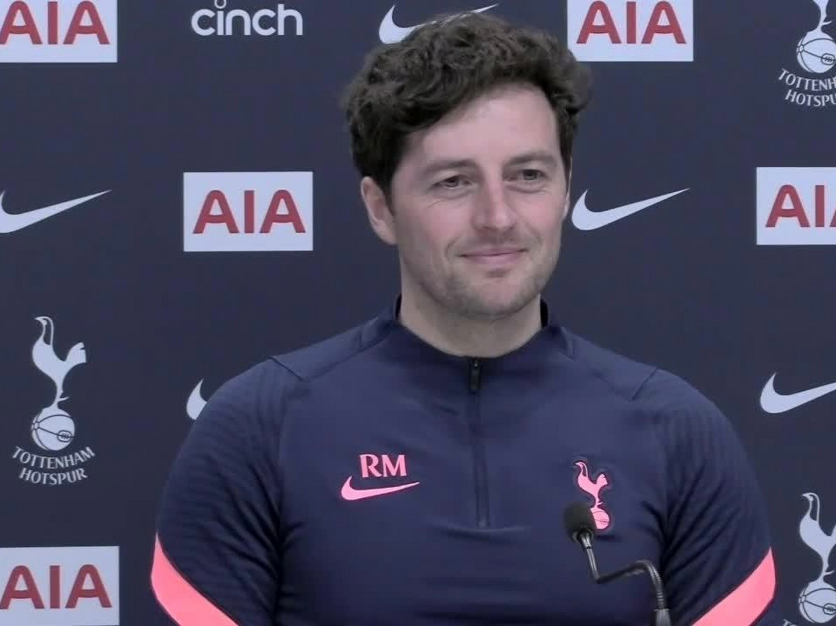 【热刺临时主教练斯泰利尼下课,瑞安·梅森再度接任】北京时间4月25日