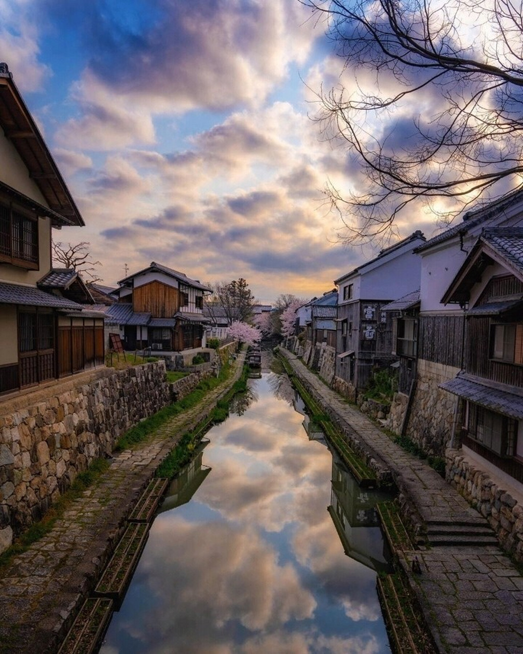 日本江南水乡～宁静的近江八幡 日本室町时期,商人逐渐崛起,历史上