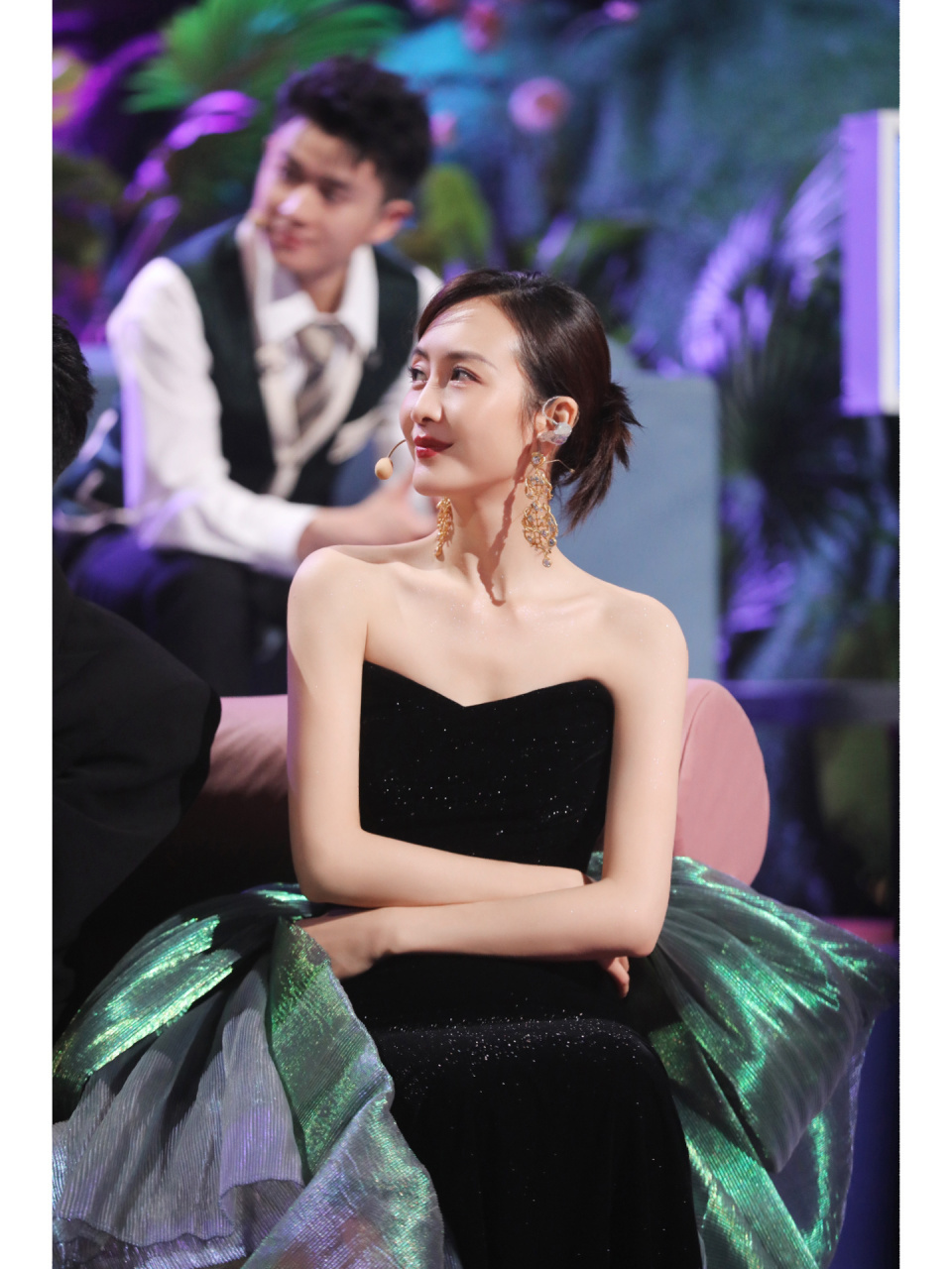 王鸥明侦演唱会的礼服来喽～超级气质