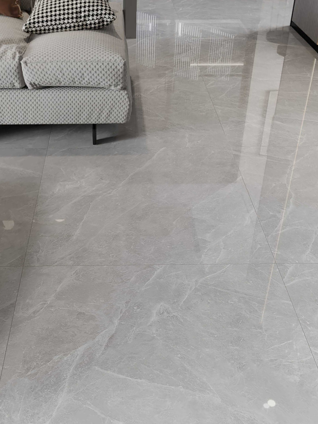 宏宇玛雅尼诺灰hpgm80022,浅灰瓷砖好打理