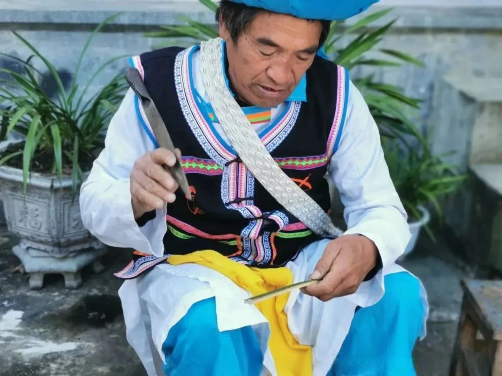 腾冲市级非物质文化遗产傈僳族竹口琴制作技艺项目代表性传承人.