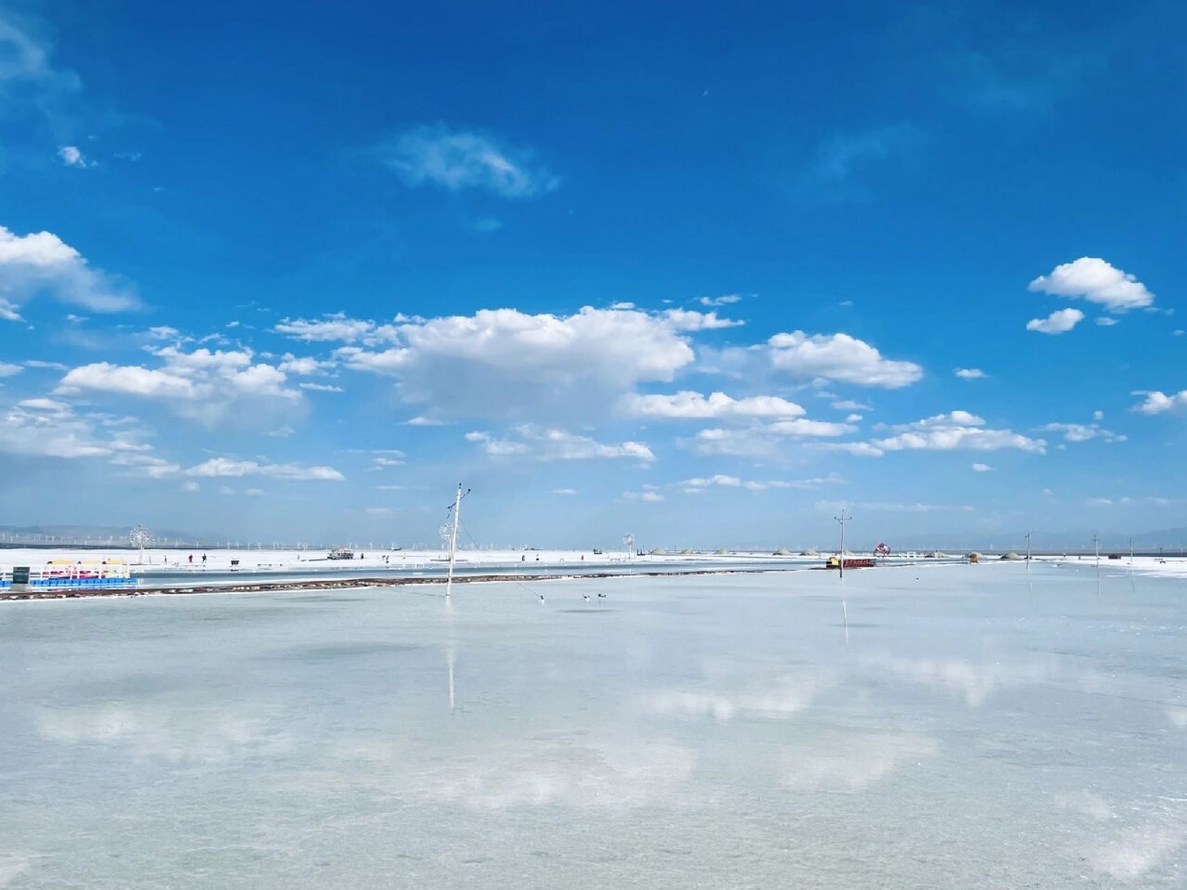 茶卡盐湖游记 茶卡盐池位于青海省海西州乌兰县茶卡镇.