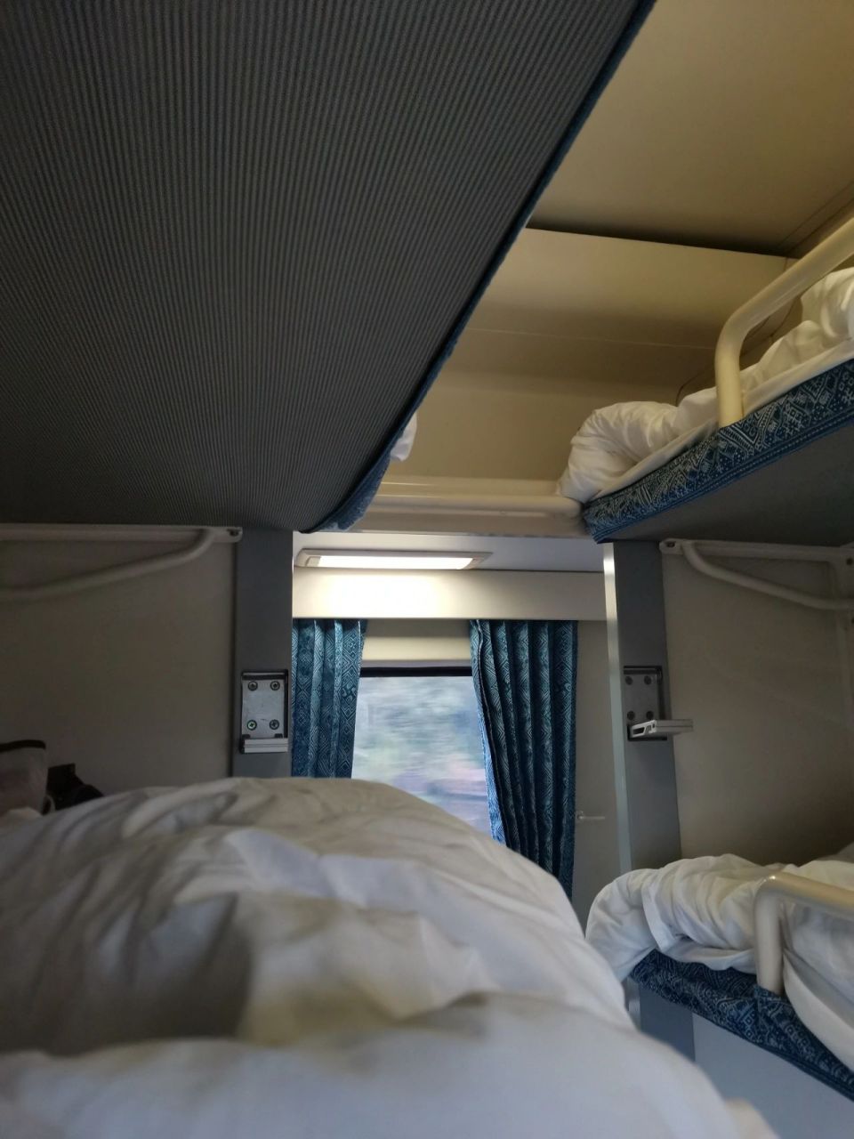 第一次做硬卧hhh 之前以为t开头的是特快,那z开头的不就是"贼快"嘛