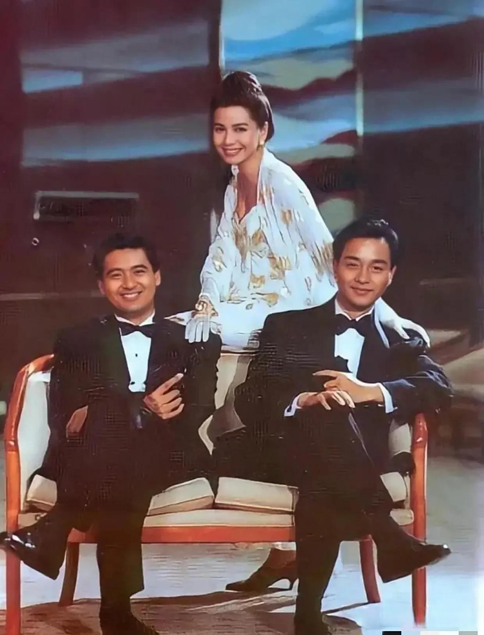 1991年,周润发,张国荣和钟楚红的合影.