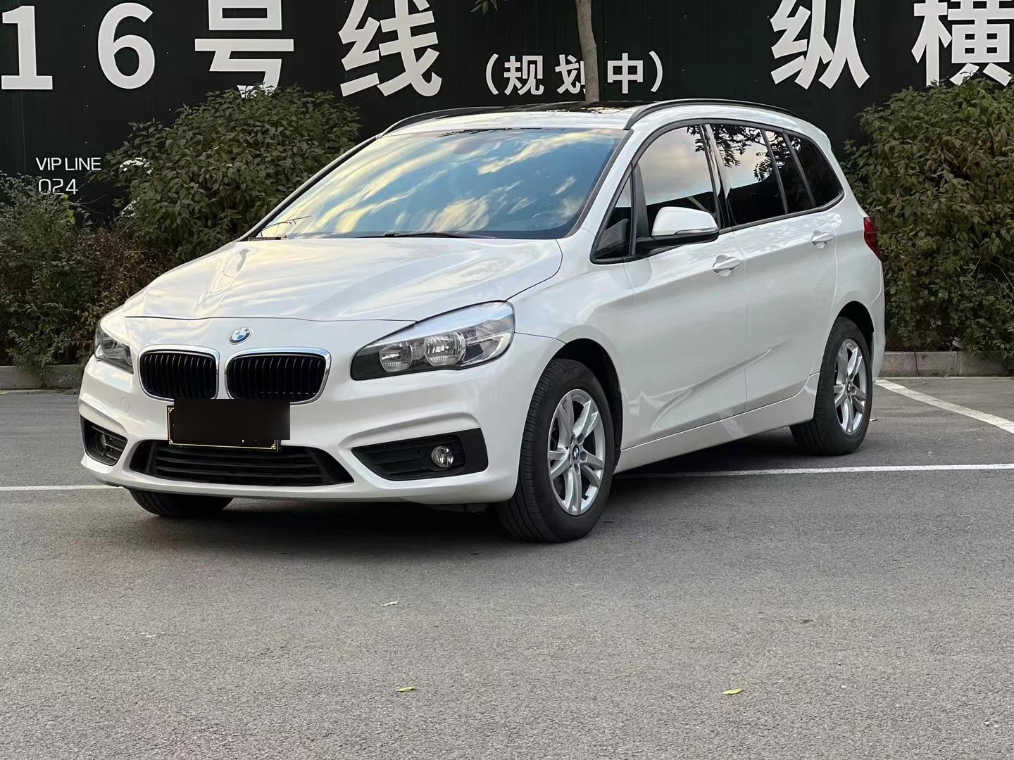 宝马2系七座多功能旅行车