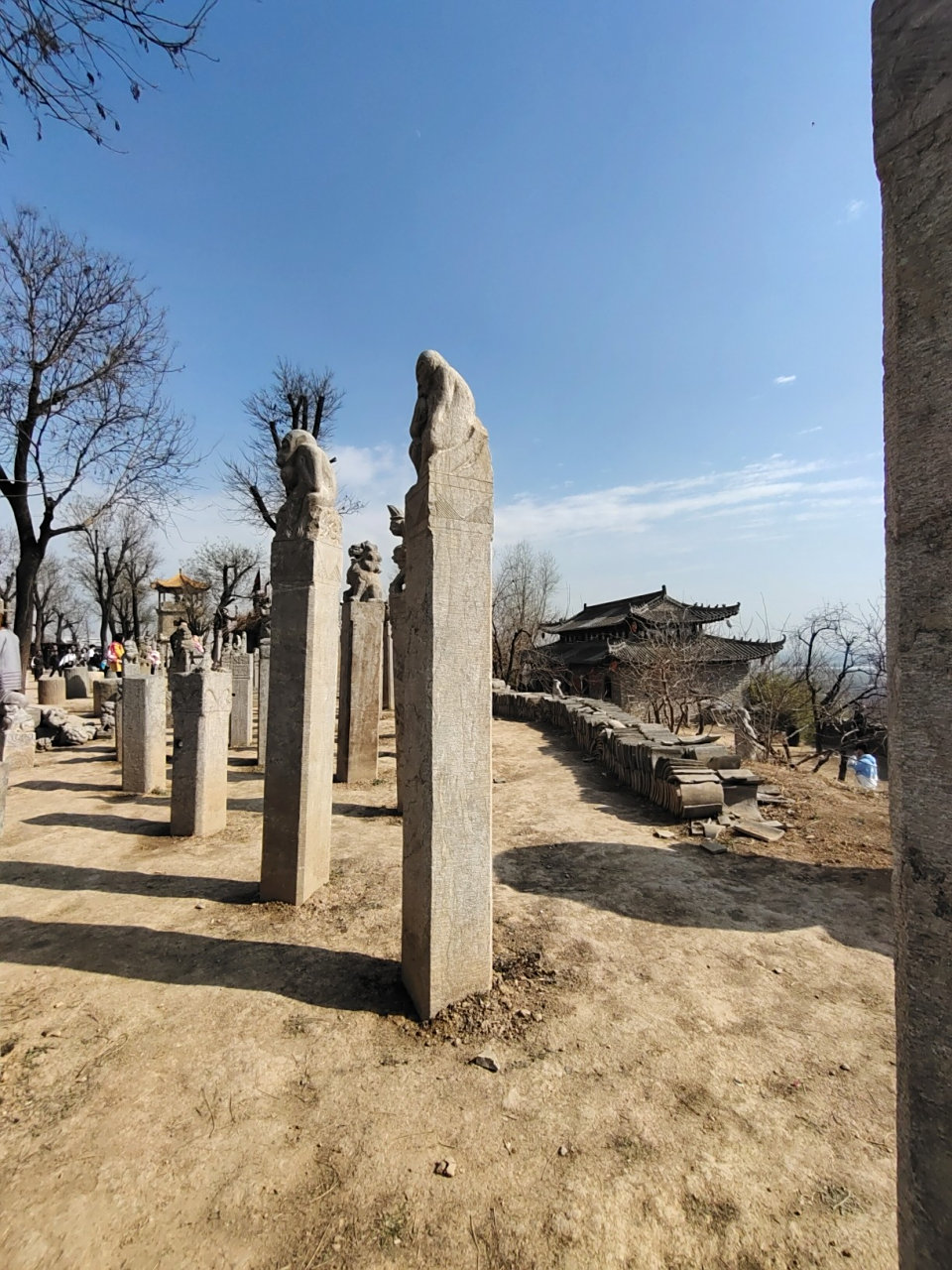 马嵬驿景区 马嵬驿,即马嵬坡,位于陕西省兴平市西约11公里.