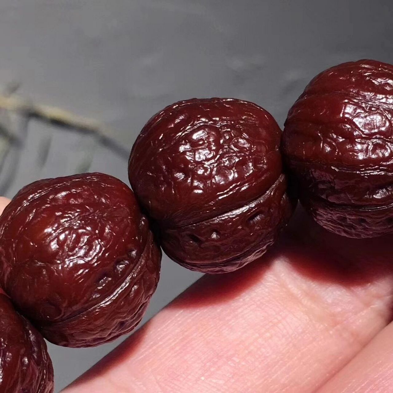 📌野生小核桃手串～已盘至枣红色包浆 颗颗玉化红玛瑙质感 颜色统一
