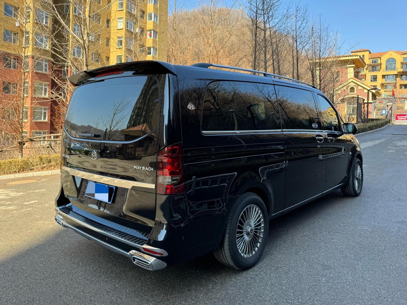 0t精英版,完美升级迈巴赫vs680l,全车一件划痕补漆,个人一手车!