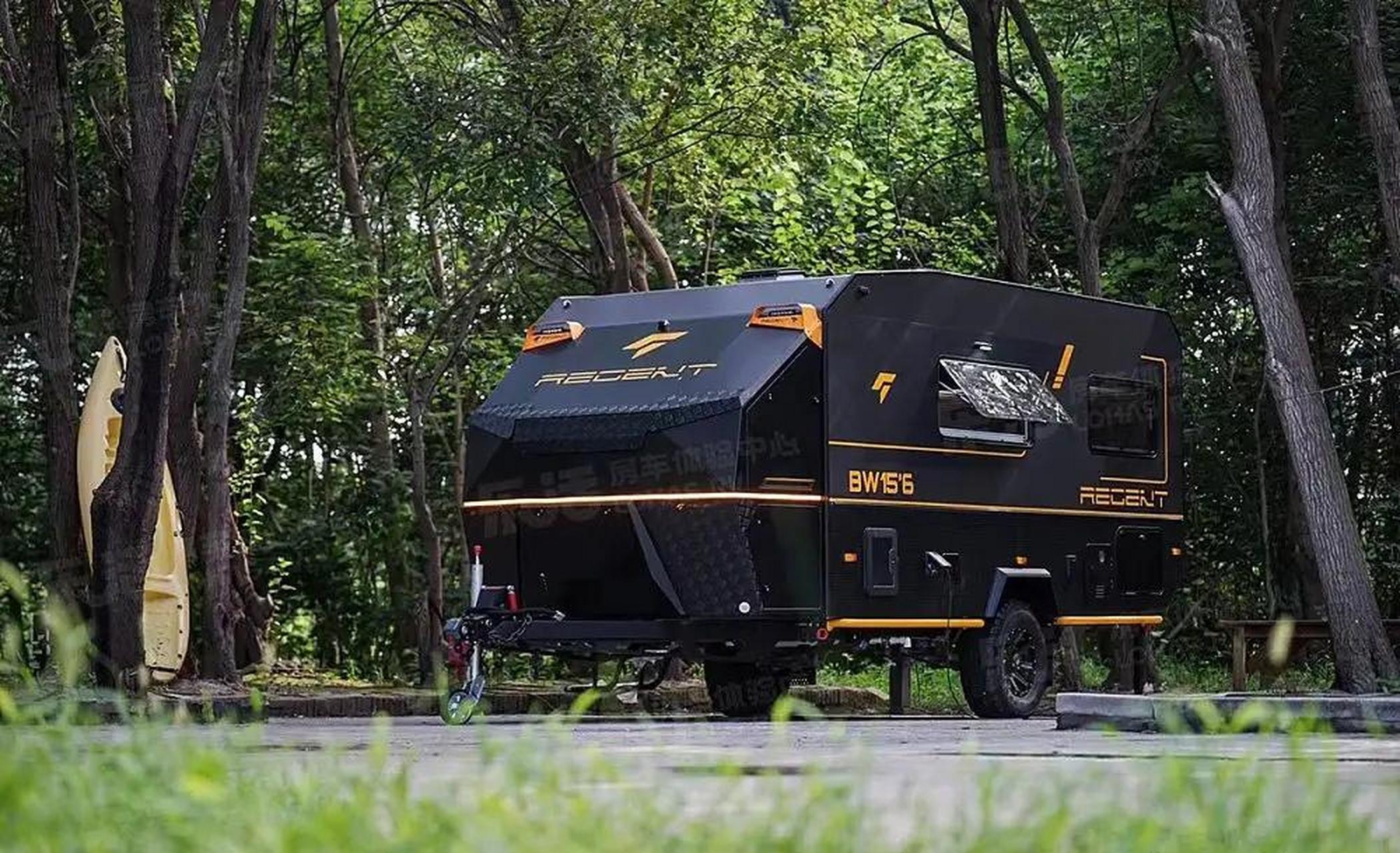 6全地形越野拖挂房车基于越界自研越野拖挂底盘打造,外观尺寸为7100