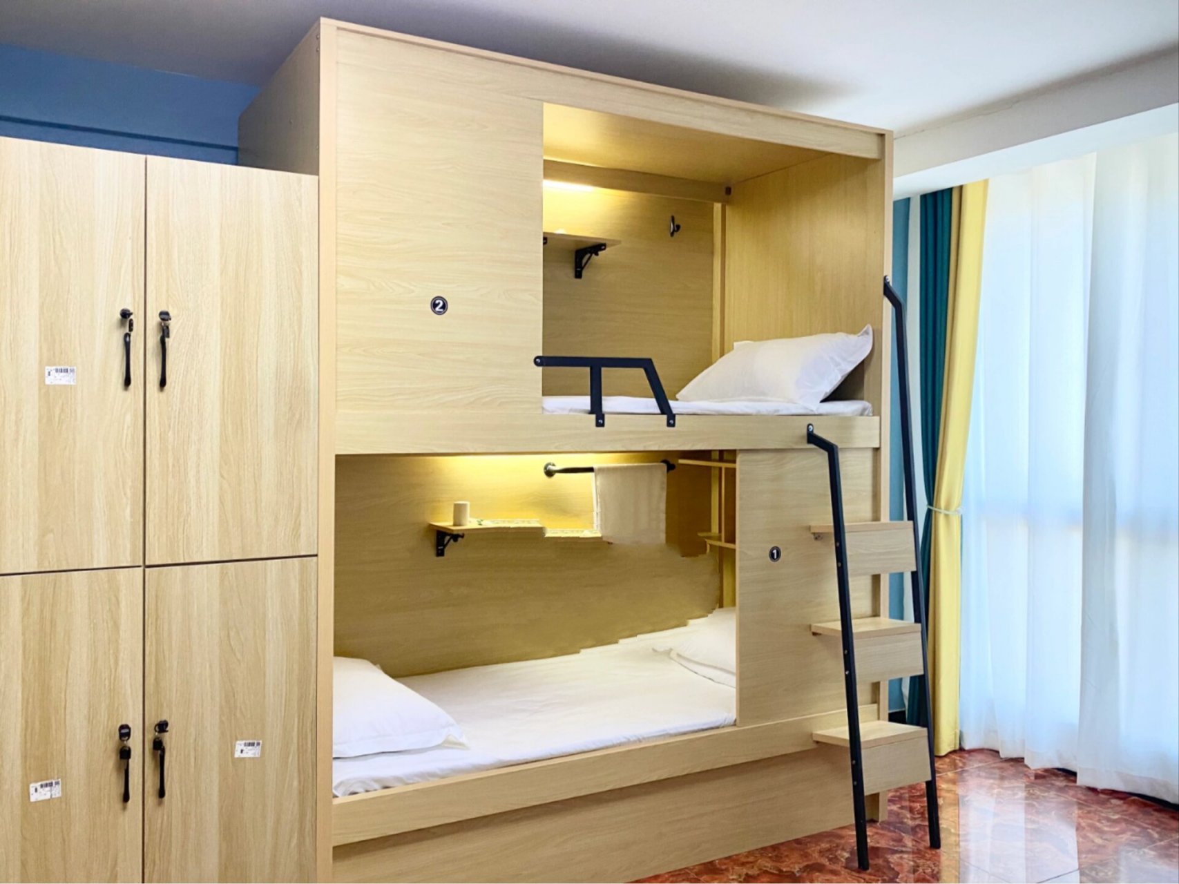 最新实拍效果 太空舱上下床厂家承接学校青旅民宿公司宿舍