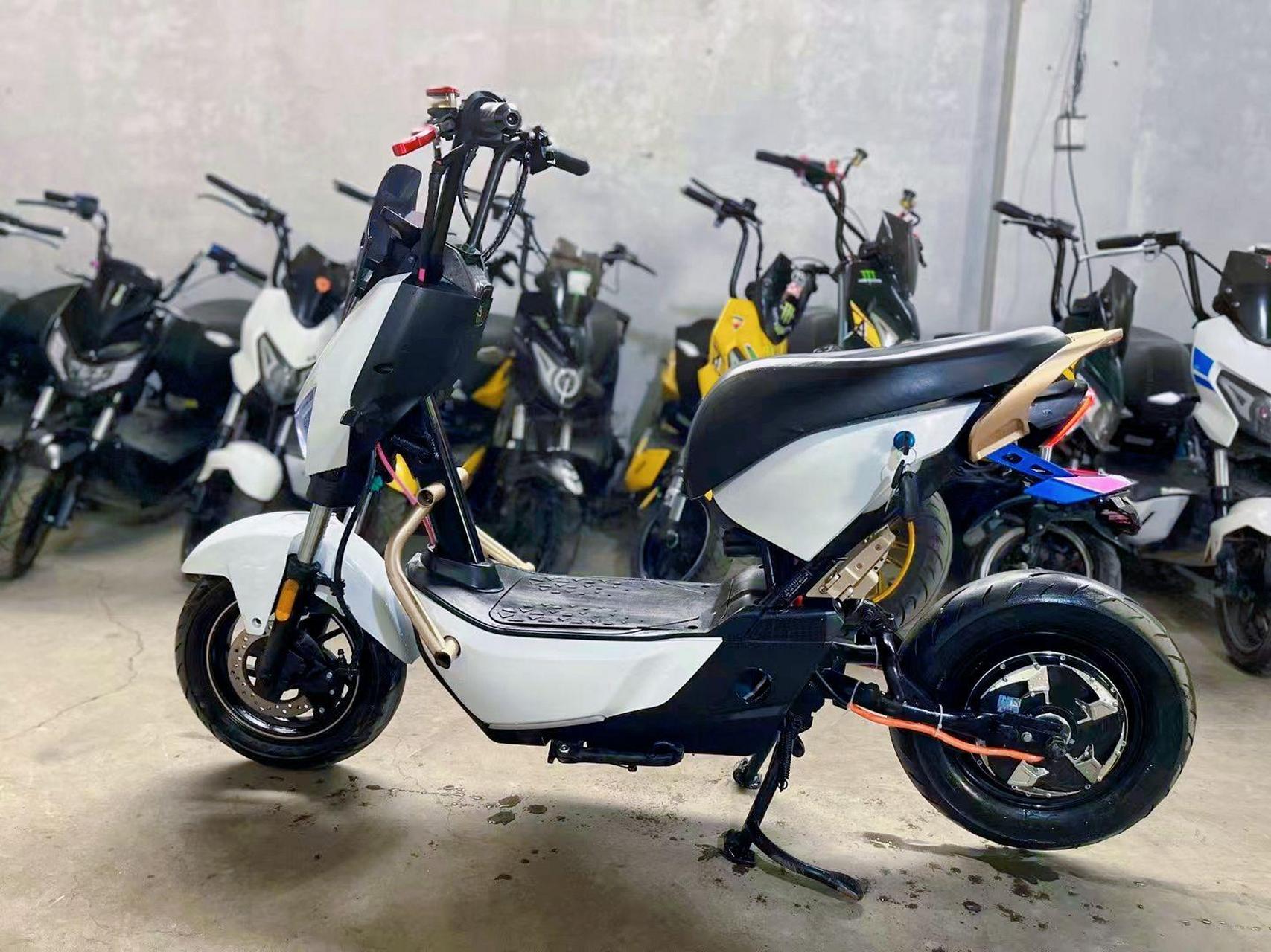 雅迪极光4.0冠智 改装350拉2000w 成色完美 车况精品