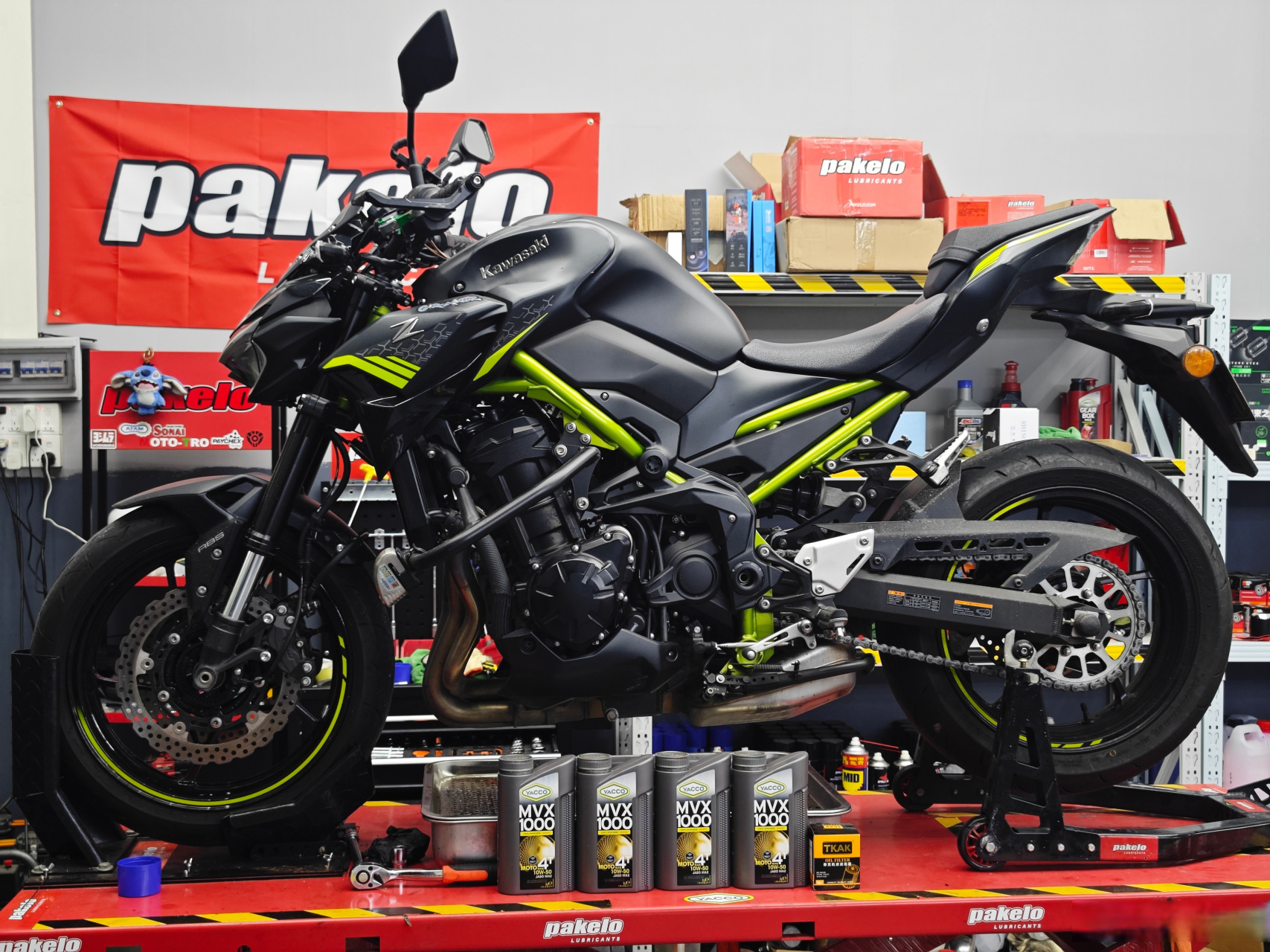 车型9315:#川崎# z900 保养项目: 97更换yacco摩托车机油 竞速