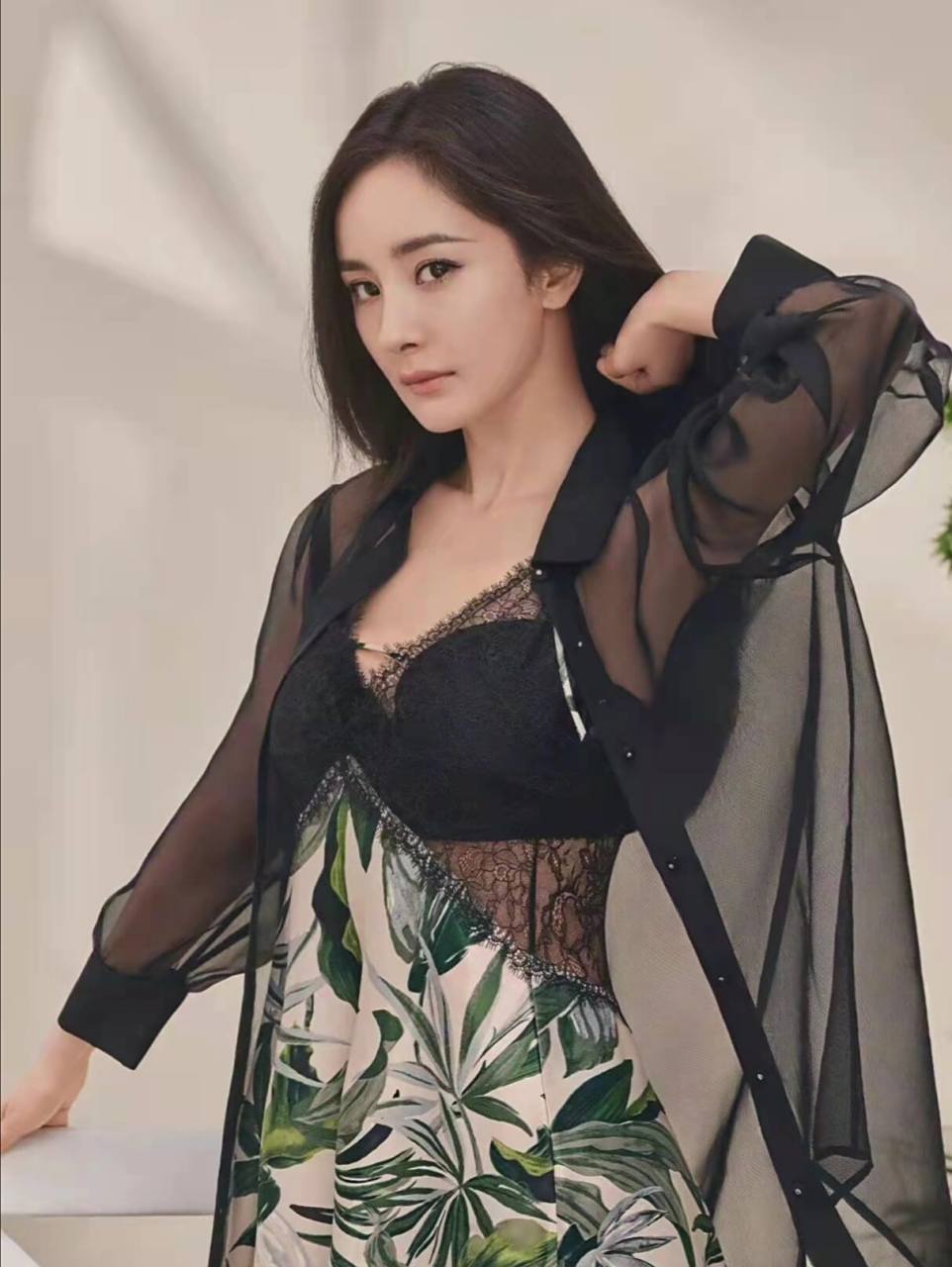 杨幂高清美图 0430 杨幂的这组维多利亚的秘密组图,真是有点有点性感!