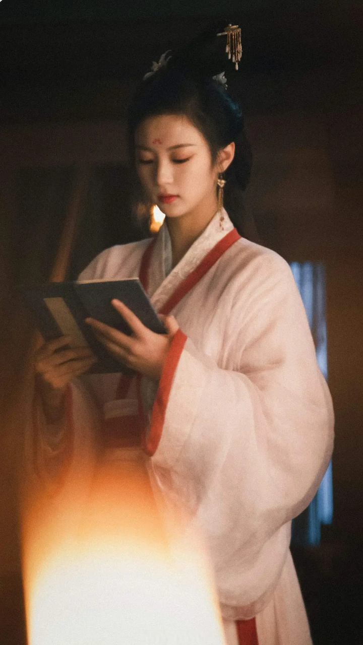 张雅钦,少年游一寸相思和古相思曲的女主,感觉好适合演女将星啊,长得