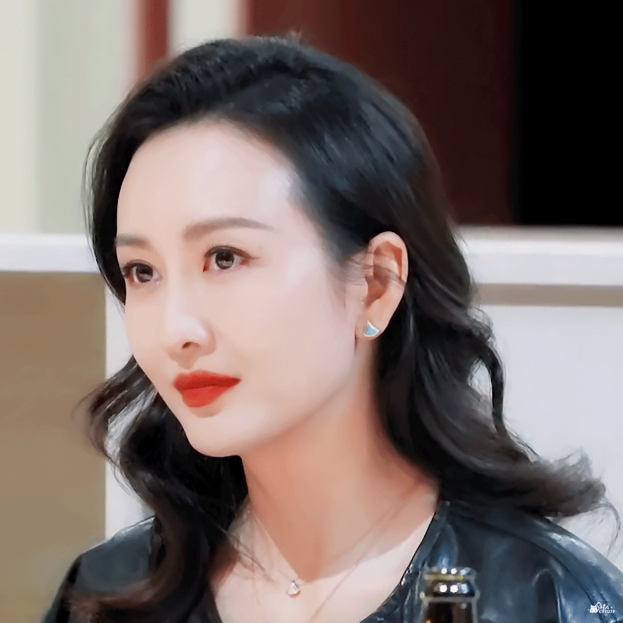 《大侦探》集中讨论环节中,大张伟说 "下水戏",大家一脸懵,只有王鸥