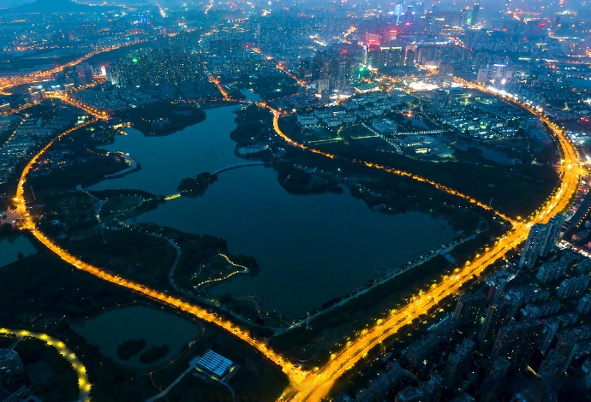 14公里.合肥心形路两人走共约13.