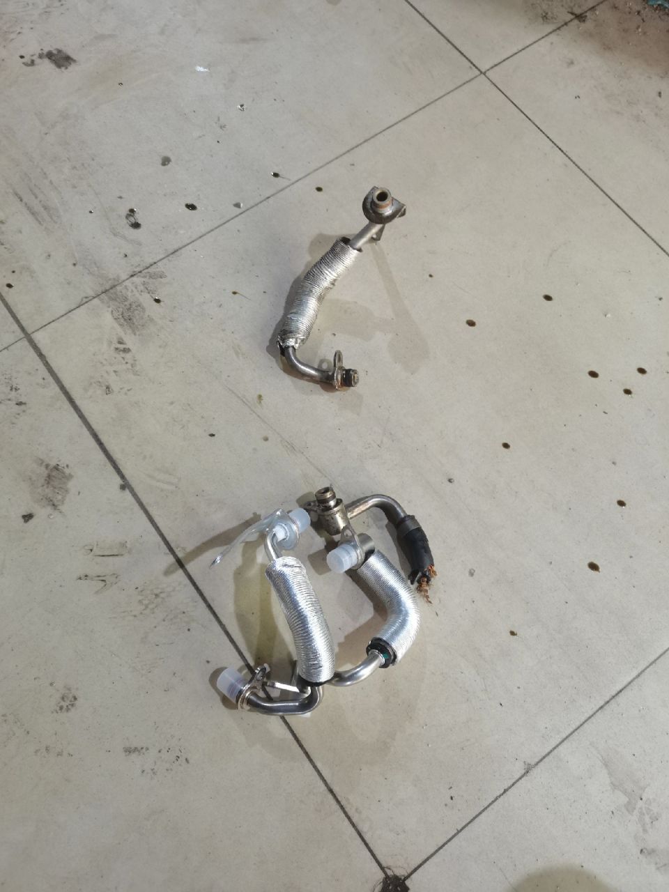 宝马525更换涡轮增压器水管