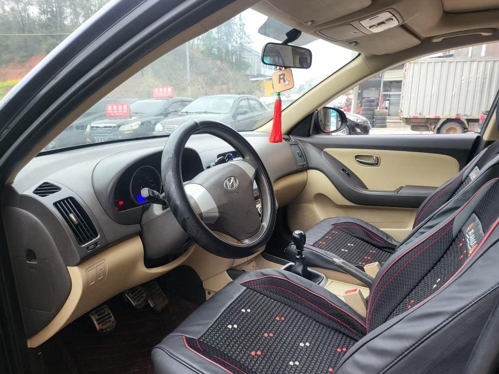 10年现代悦动手动挡,费用天长地久,刚做的保养,车况好几千块钱