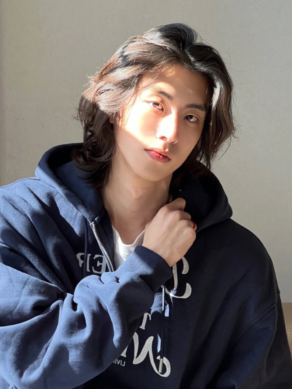 男生一定要留一次长发发型 广州男士发型 广州男生烫发设计 广州男士