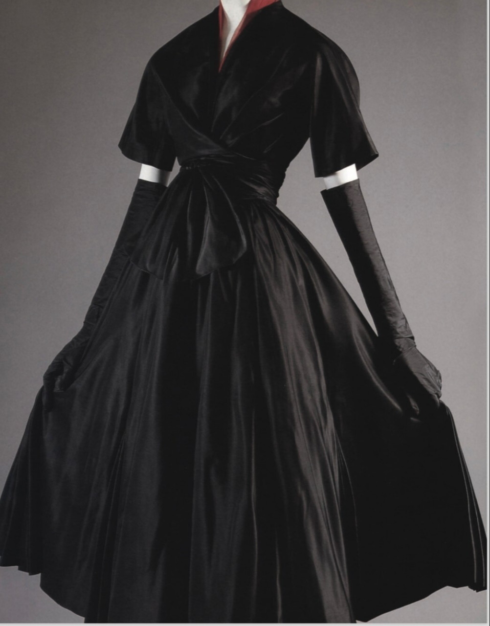 dior四五十年代作品欣赏】 接上一条,仍然是dior的四五十年代的服装