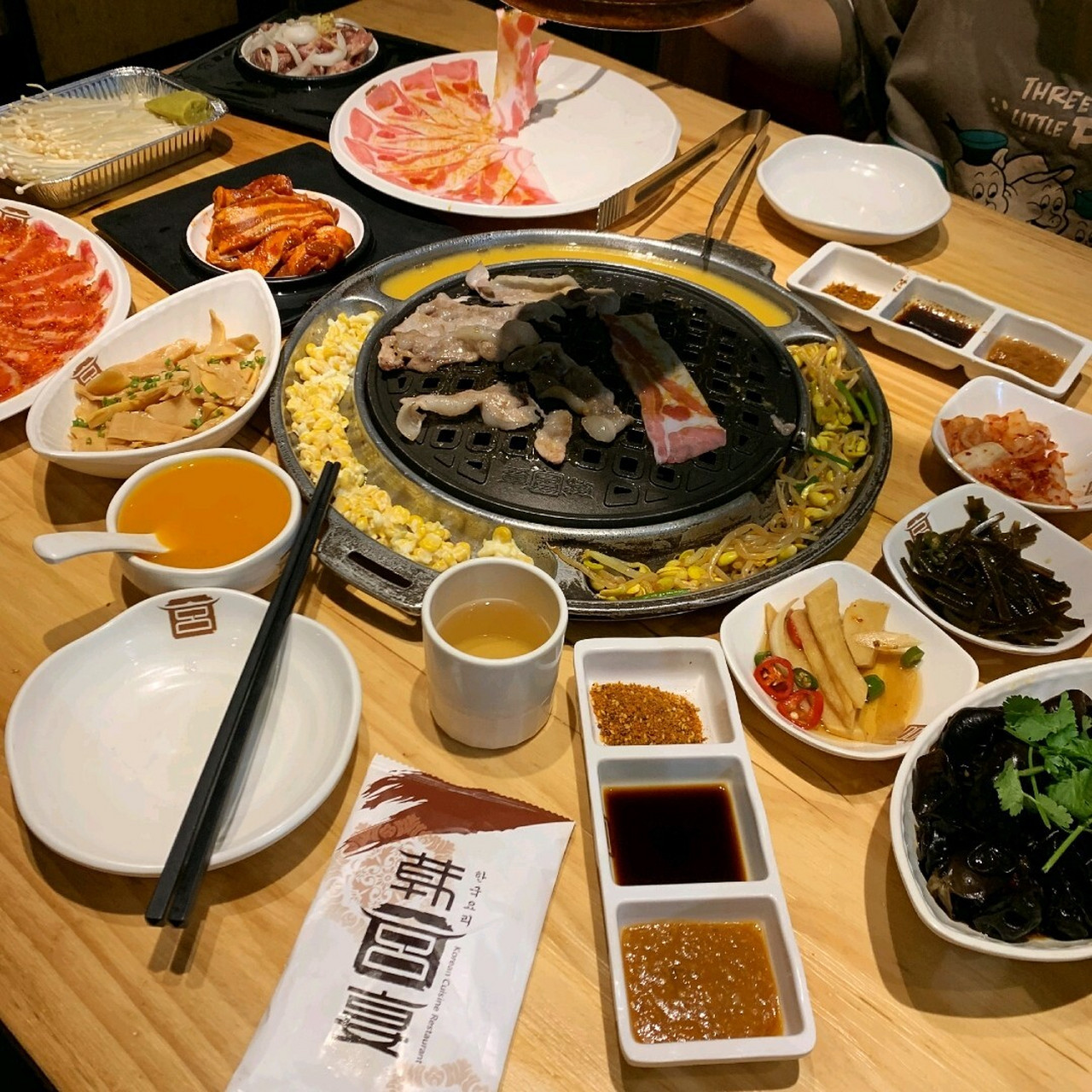 地址:万达广场三楼 店名:韩宫宴 💃喜欢吃烤肉可以来[微笑] 肉质超