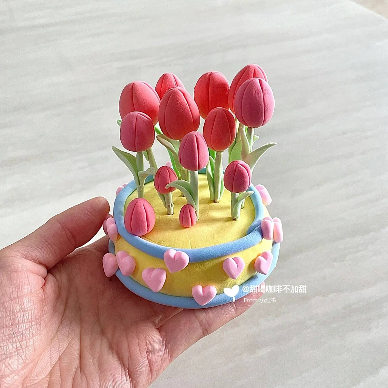 超轻粘土|郁金香花盆(超简单教程) 好像大家最近都很喜欢郁金香 不会