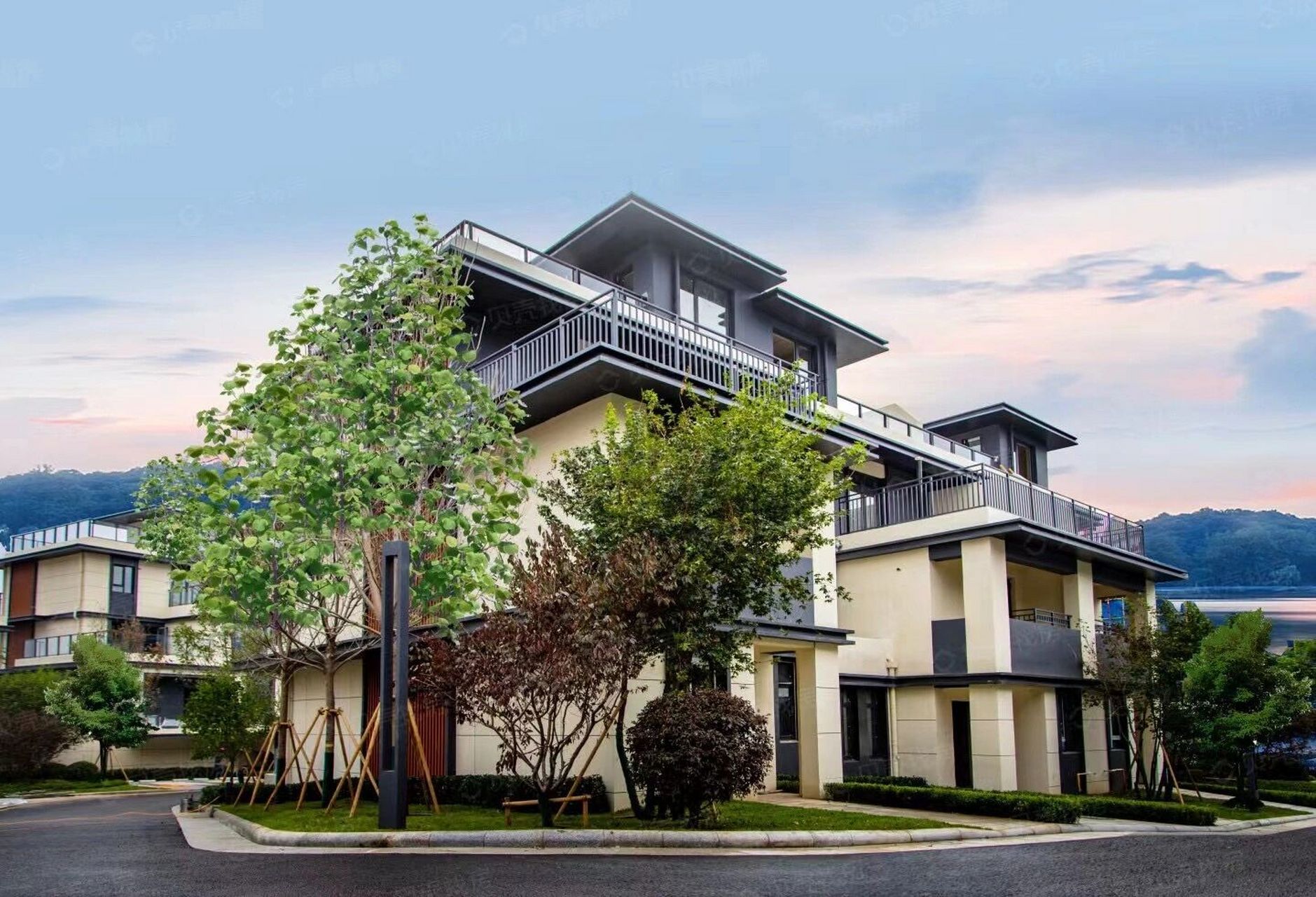 【抵债房】华发海景叠拼别墅 上叠 海景 三层都有露台 产权104平 实得