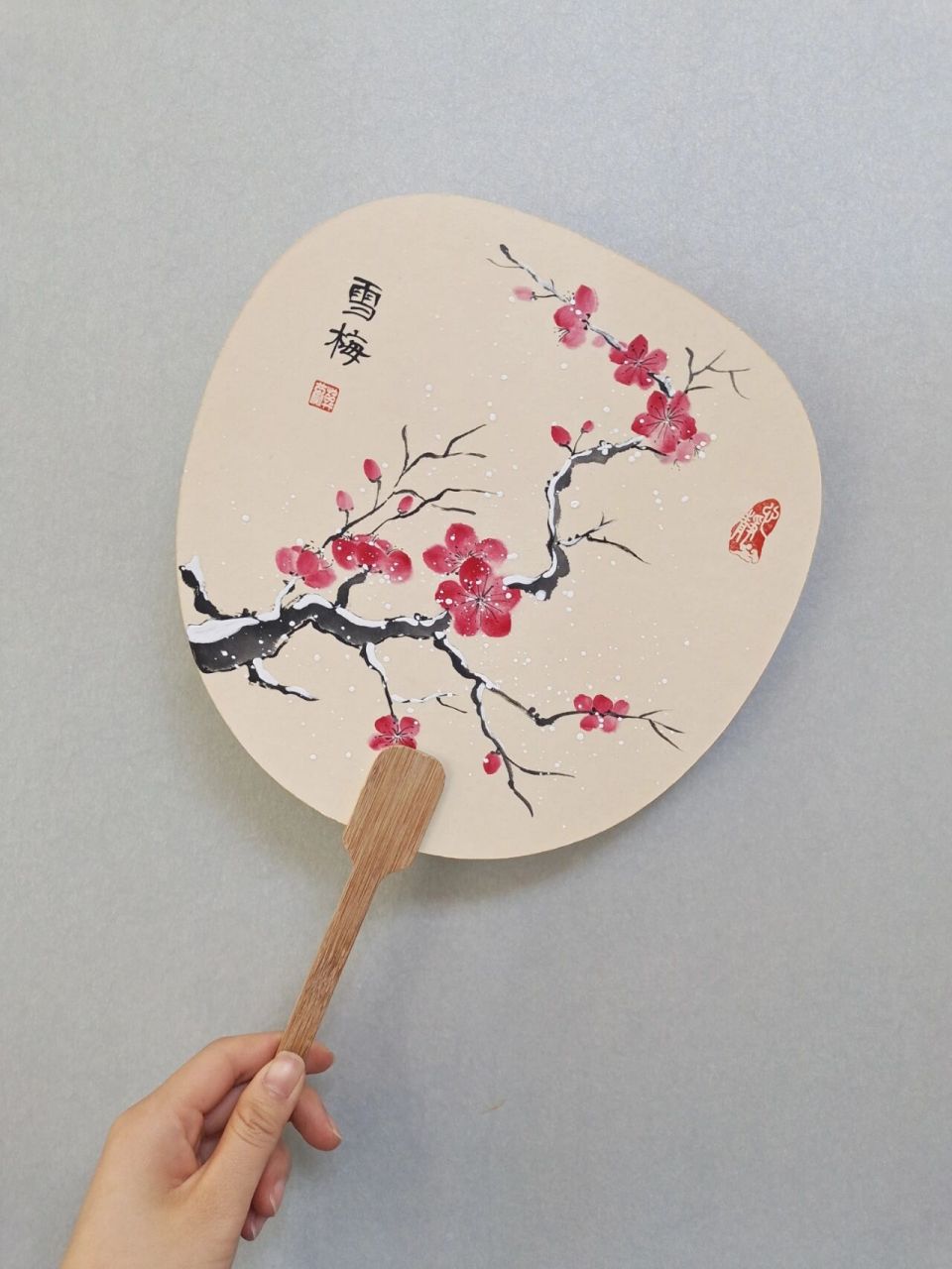 纯手绘国画团扇,看看有你喜欢的吗?