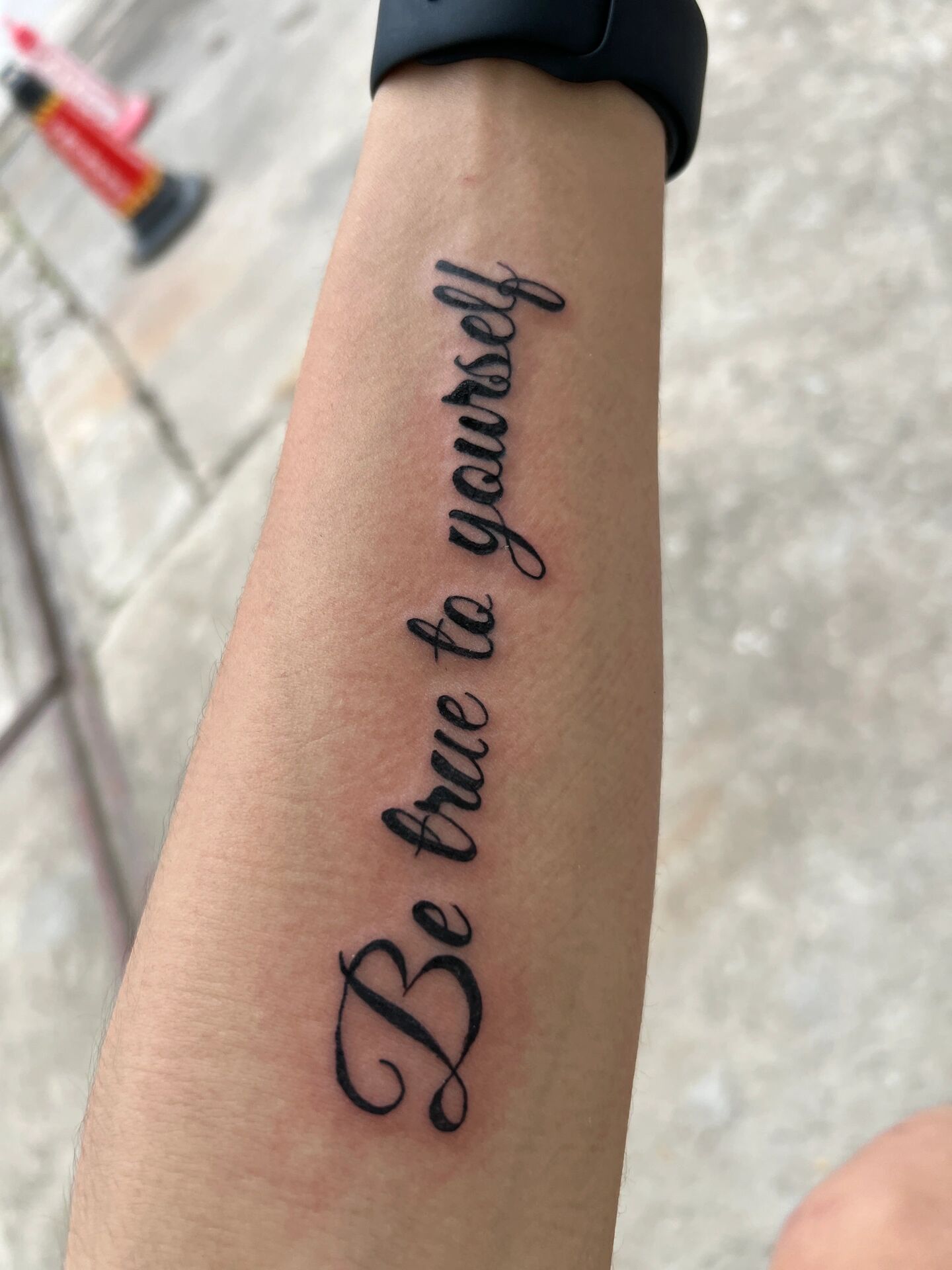 手臂内侧纹身 英文