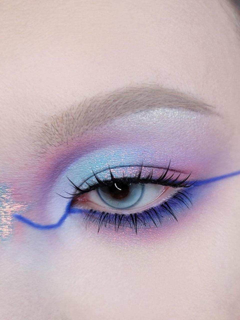 算是一个赛博夜之城主题的眼妆小合集 什么音乐节或者万圣节画都可以