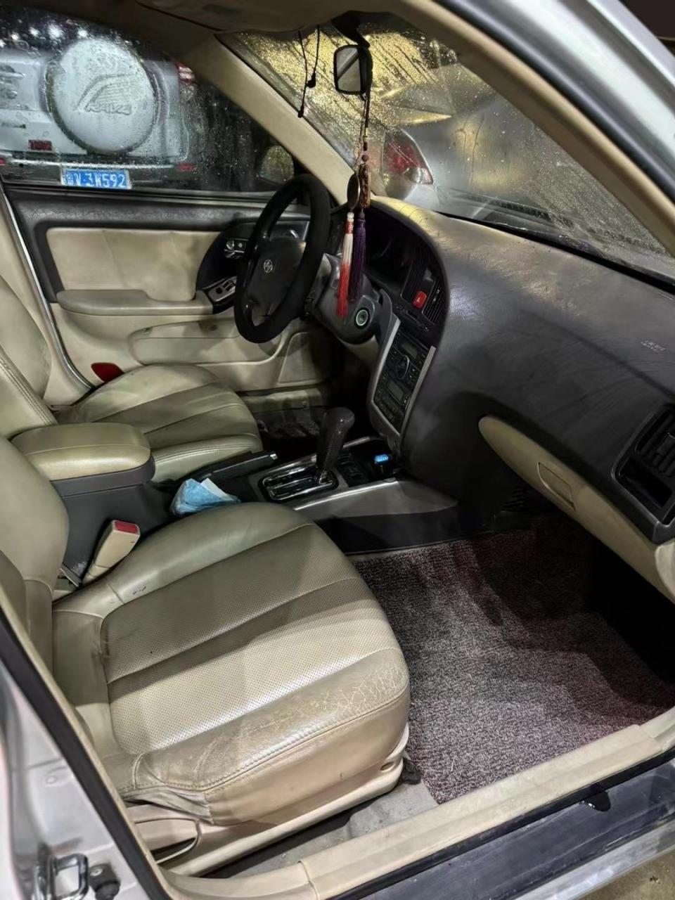 特价全款7680包过户05年现代伊兰特.