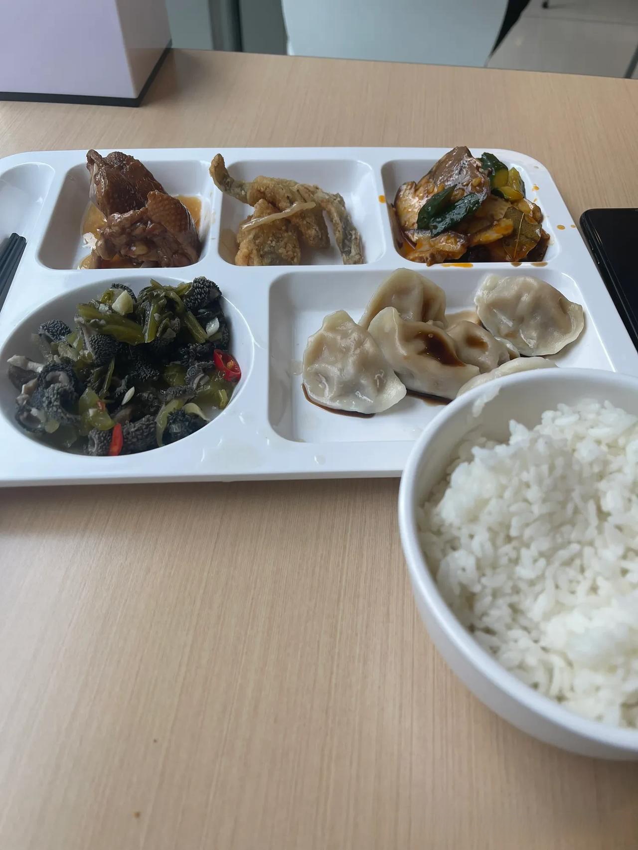 体制内免费的饭就是好吃国企食堂的饭菜