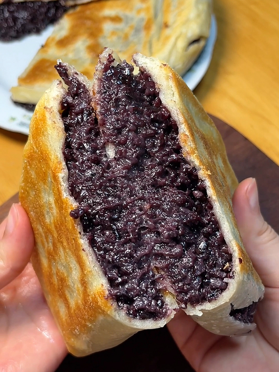 香香糯糯太绝啦 超级简单零失败的黑米饼!