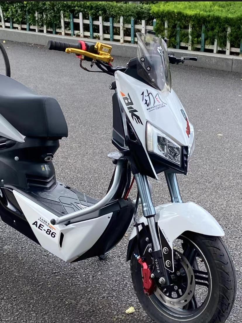 手电摩.库存不足 大量收车 雅迪x5 战警 3.0 2