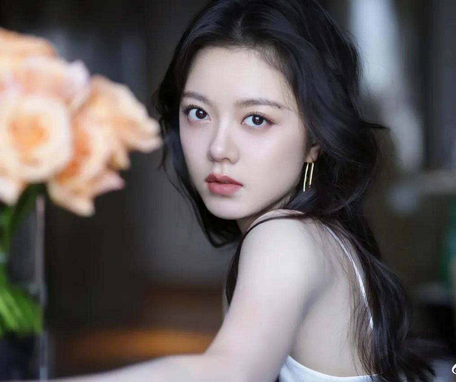 请问赵今麦和今麦郎是什么关系?