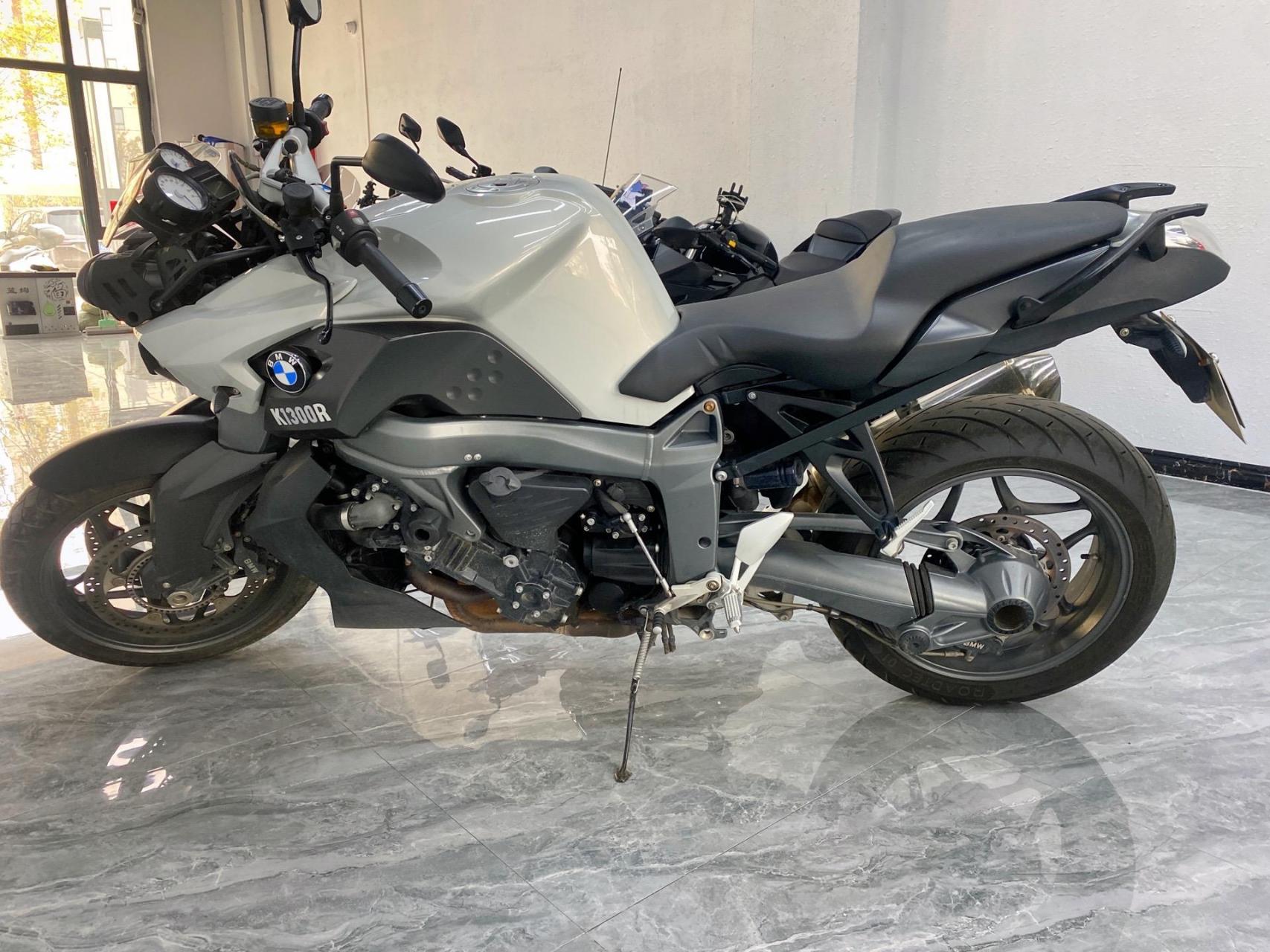 出一辆极品宝马k1300r.
