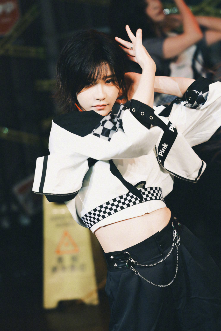 snh48##王晓佳毕业快乐# 捂住耳朵,来坚持这内心声音 不惧改变,去