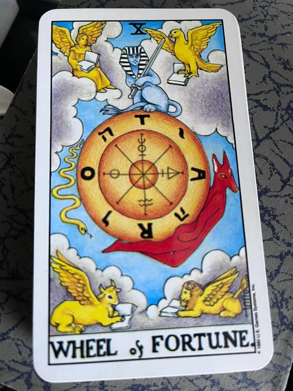 塔罗都是一个世界 可以帮你认识自然 最近非常喜欢的一张牌 命运之轮