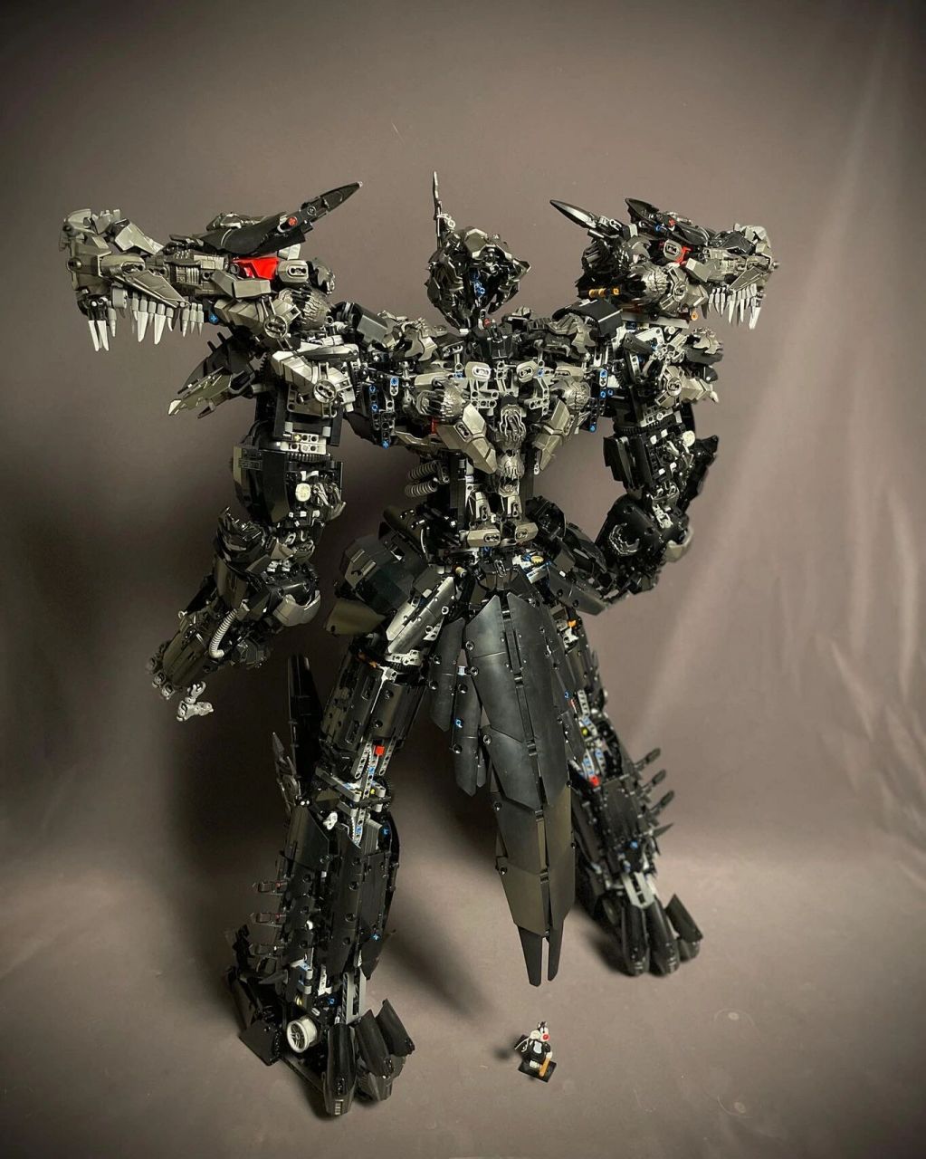 个人乐高作品——1米高钢锁 变形金刚4中出场的钢索,耗时近一年完成